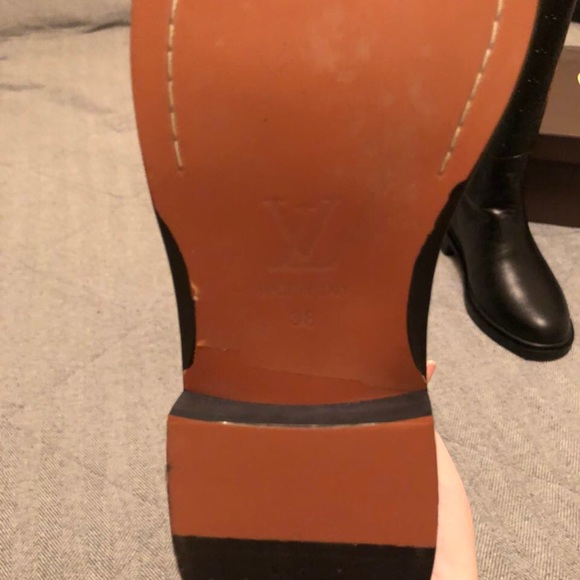 Louis Vuitton Logo Boots - Picture 5 of 8